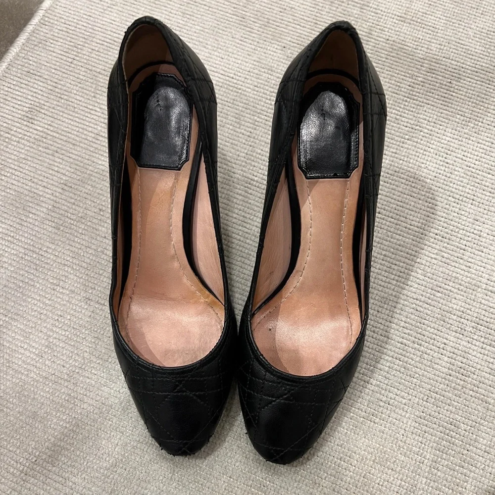 Dior Quilted Pump - Picture 2 of 12